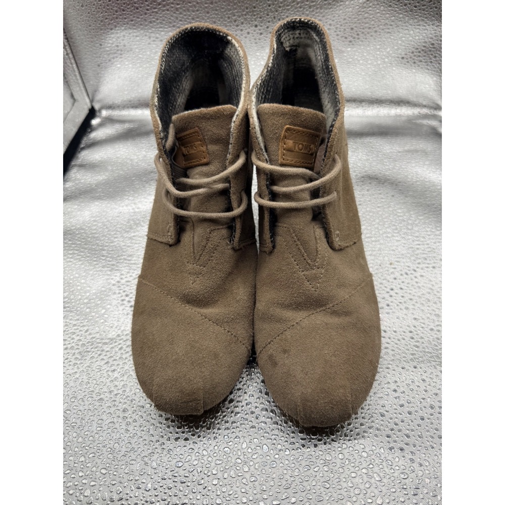 TOMS Desert Wedge Taupe Tan Suede Ankle Boots Lace Up 300512 Womens 7